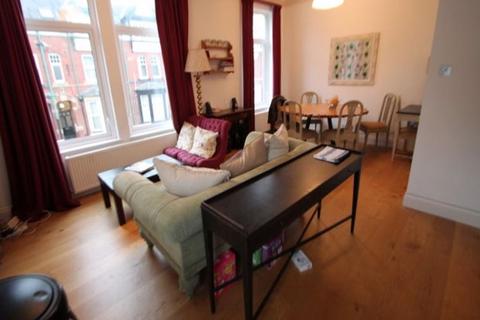 4 bedroom house to rent, Regent Park Avenue, Leeds