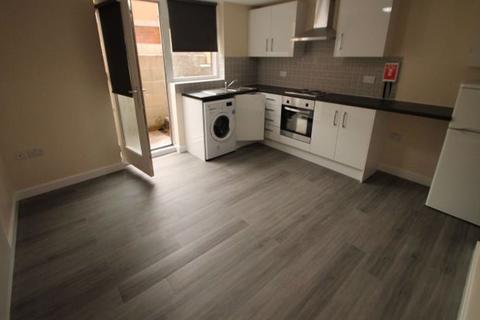 1 bedroom house to rent, Headingley Mount, Leeds