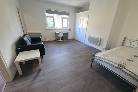 1 bedroom house to rent, Cottage Road, Leeds