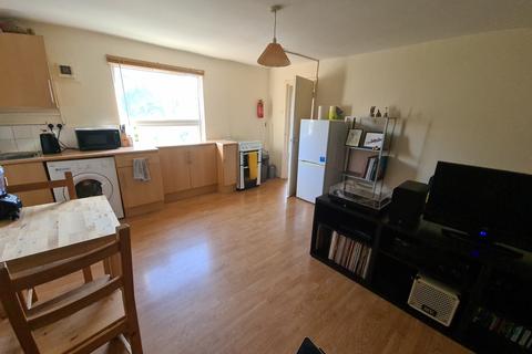 1 bedroom house to rent, Midland Road, Leeds