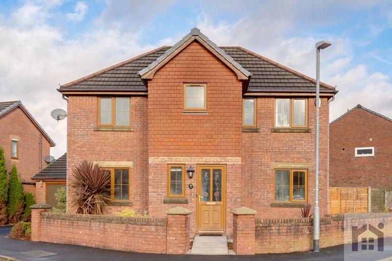 Balshaw House Gardens, Euxton, PR7 6QG 4 bed detached house £270,000