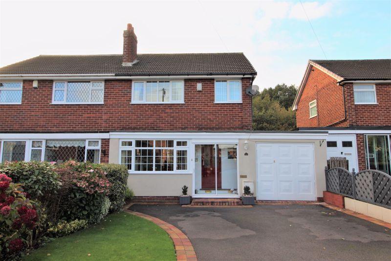 Hillside Crescent, Pelsall, WS3 4JL 3 bed semidetached house £285,000