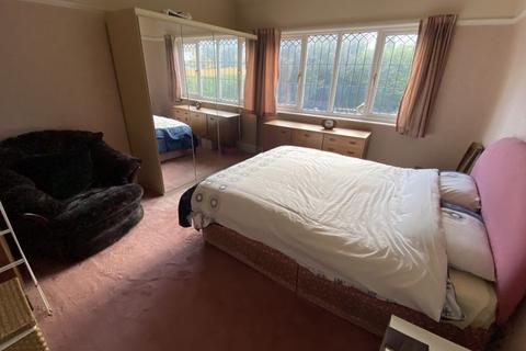 2 Hillside Road, Sutton Coldfield, B74 4DQ