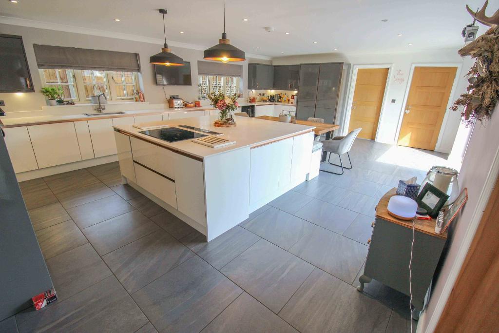 Broadgate, Whaplode Drove, Spalding... 5 bed detached house £575,000