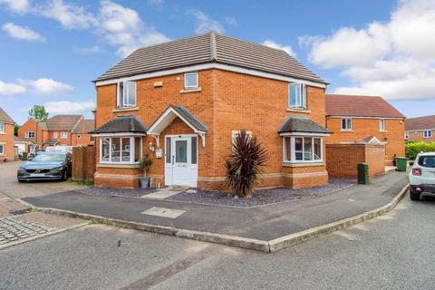 3 bedroom detached house for sale - Bayston Court, Woodston, Peterborough, Cambridgeshire, PE2 9SF