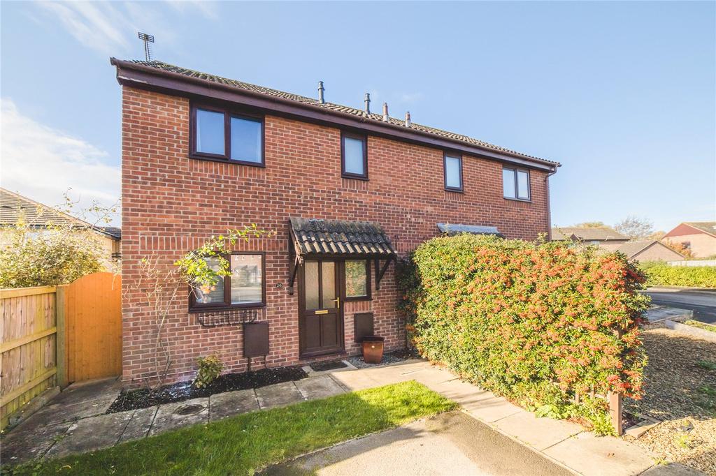Wagtail Close, Covingham, Swindon, SN3 2 bed semidetached house £230,000