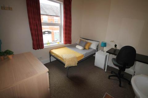 4 bedroom terraced house to rent - Cowley Street, Derby,