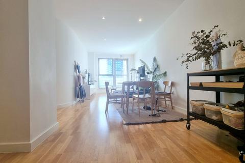 2 bedroom flat to rent, Southgate Road, Hoxton, N1