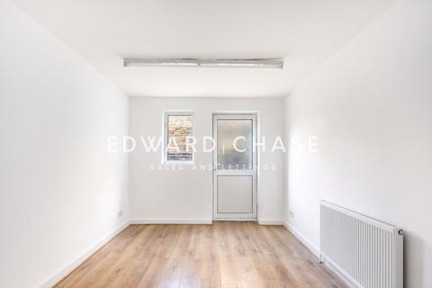 3 bedroom apartment to rent, Romford Road, London, E12
