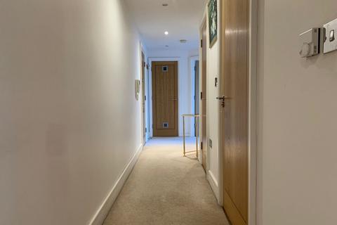 2 bedroom apartment to rent, White Gables Court