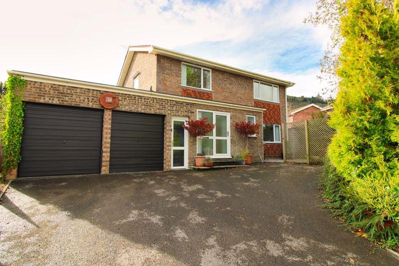 Elm Drive, Llanellen, Abergavenny 4 bed detached house £450,000