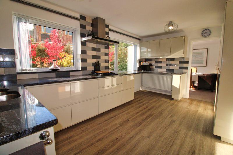 Elm Drive, Llanellen, Abergavenny 4 bed detached house £450,000