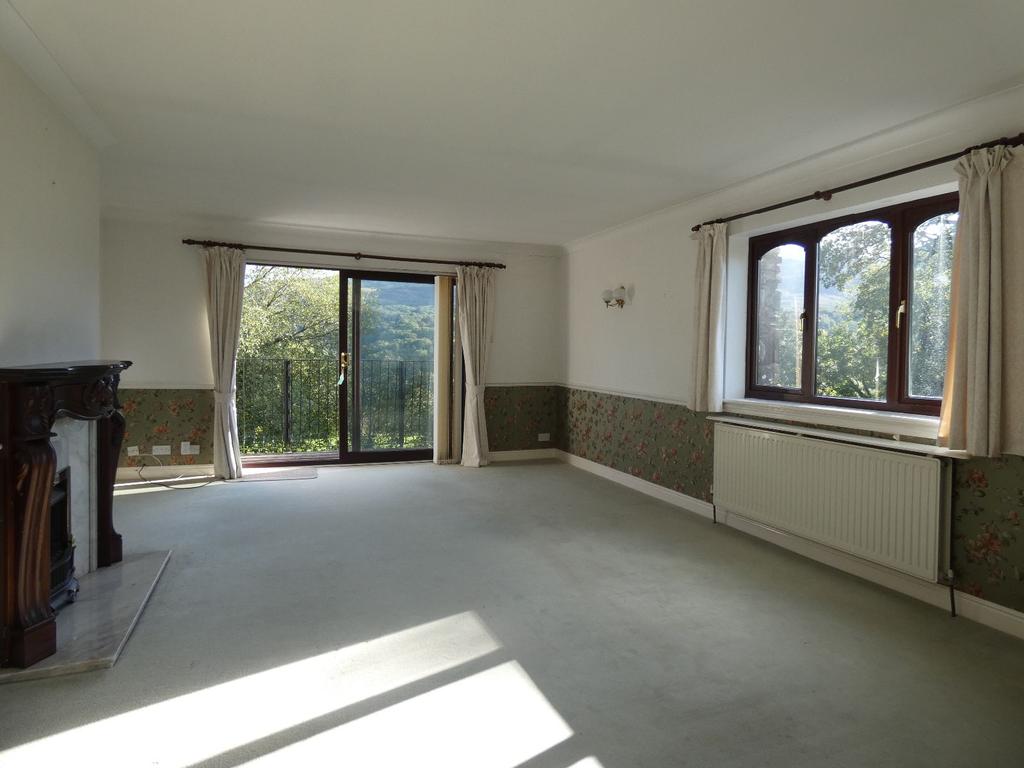 Manhyfryd, Pencefn Road, Dolgellau... 3 bed detached house £299,995