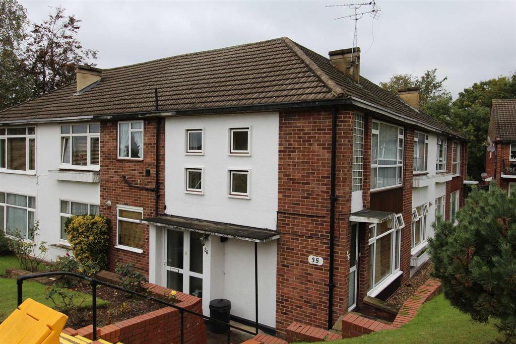 Top House Rise, North Chingford 2 bed £330,000