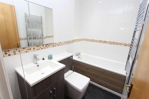 49 Redwood Gardens, London, E4 7NZ