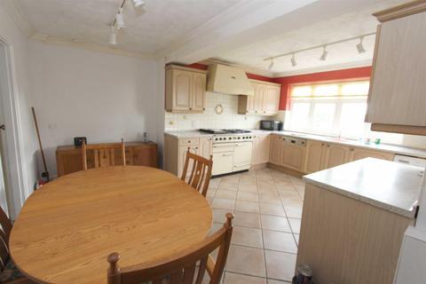 39 Weale Road, London, E4 6JL