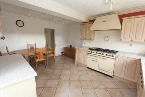 39 Weale Road, London, E4 6JL