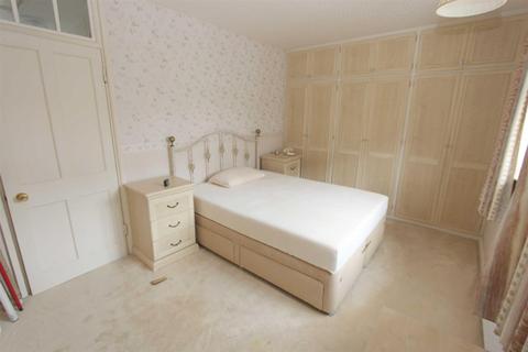 39 Weale Road, London, E4 6JL