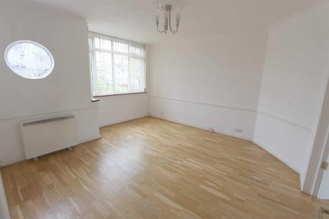 3 Dale View Avenue, London, E4 6PJ