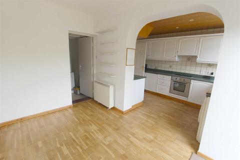 3 Dale View Avenue, London, E4 6PJ
