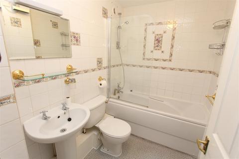 25 The Croft, London, E4 6EZ