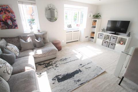 21 Redwood Gardens, Chingford, London, E4 7NZ