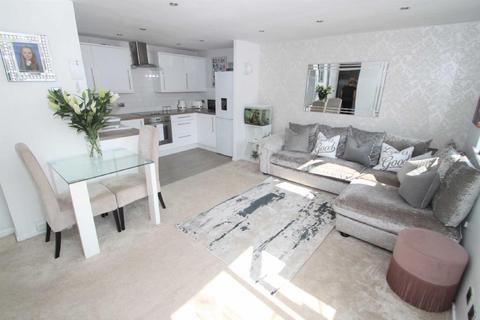 21 Redwood Gardens, Chingford, London, E4 7NZ