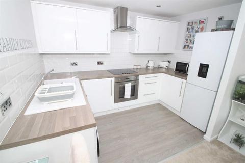 21 Redwood Gardens, Chingford, London, E4 7NZ