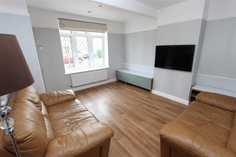 29 Bernwell Road, London, E4 6HX