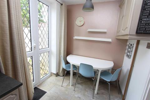29 Bernwell Road, London, E4 6HX