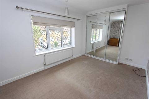 29 Bernwell Road, London, E4 6HX
