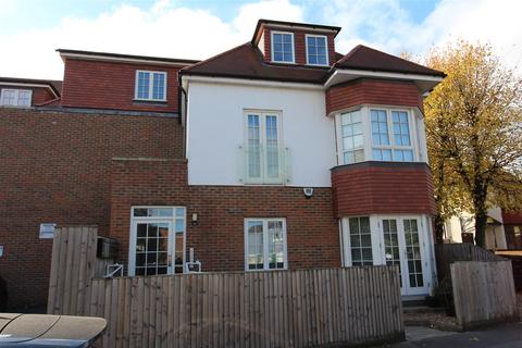 Flat 2, 1 Connaught Avenue, London, E4 7AE