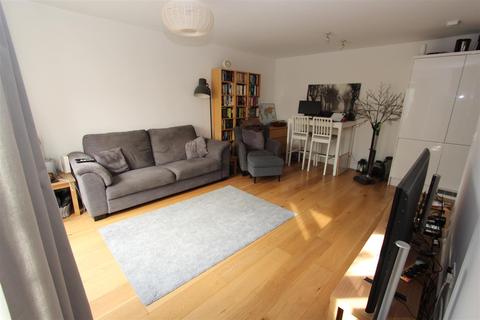Flat 2, 1 Connaught Avenue, London, E4 7AE