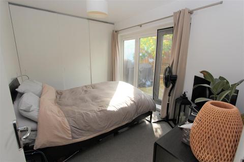 Flat 2, 1 Connaught Avenue, London, E4 7AE