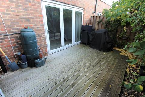 Flat 2, 1 Connaught Avenue, London, E4 7AE
