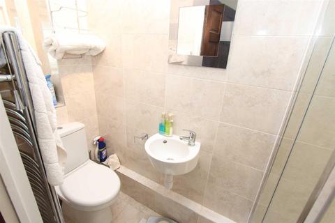 71 Wyemead Crescent, London, E4 6HN