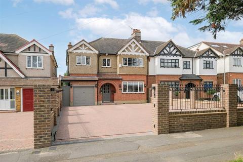 64 The Ridgeway, Chingford, London, E4 6PU
