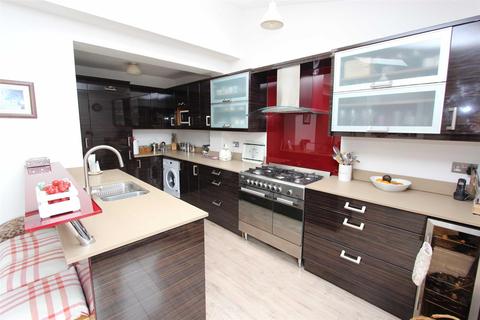 7 Maida Way, London, E4 7JL