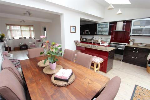 7 Maida Way, London, E4 7JL