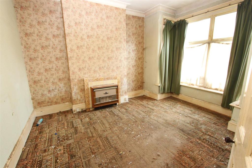 Buxton Road, North Chingford 3 bed terraced house £600,000