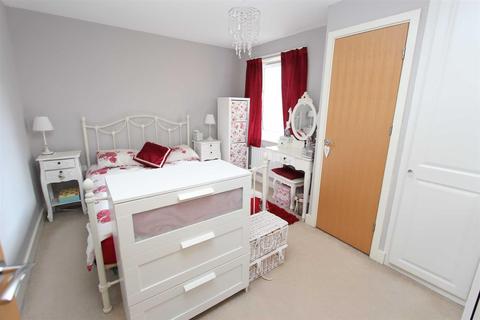 2 Shingly Place, London, E4 6AE
