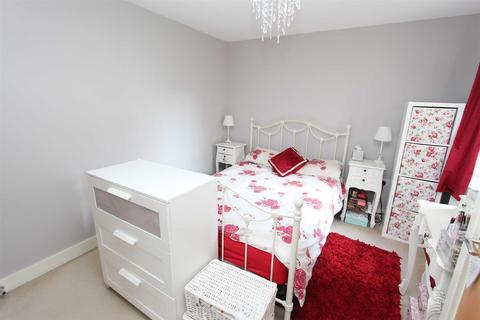 2 Shingly Place, London, E4 6AE