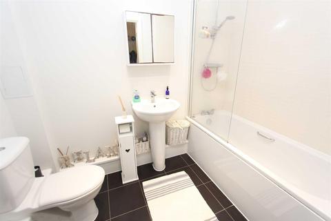 2 Shingly Place, London, E4 6AE