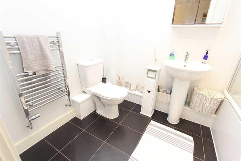 2 Shingly Place, London, E4 6AE