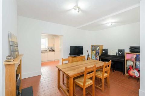 51 Waverley Road, London, E18 1HU