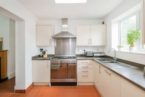 51 Waverley Road, London, E18 1HU