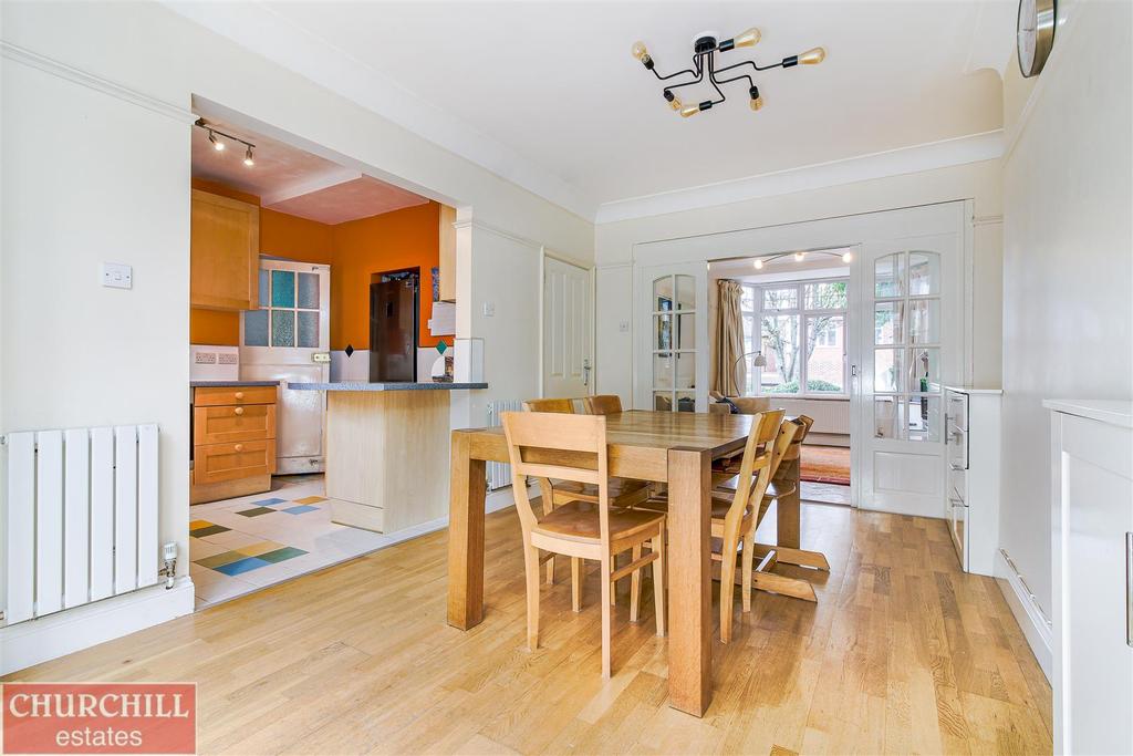 Rokeby Gardens, Woodford 4 bed semidetached house £850,000