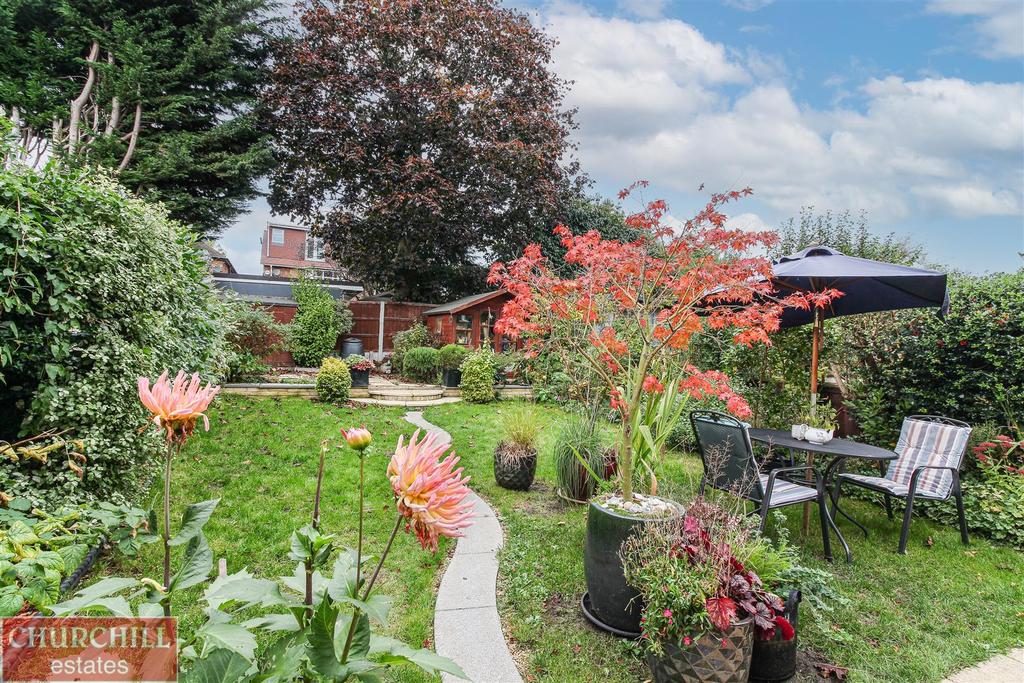 Rokeby Gardens, Woodford 4 bed semidetached house £850,000