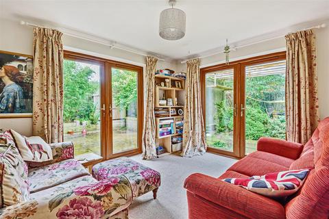 4 Fairfield, Sampford Peverell, Tiverton, EX16 7DE