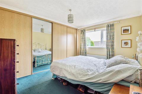 4 Fairfield, Sampford Peverell, Tiverton, EX16 7DE